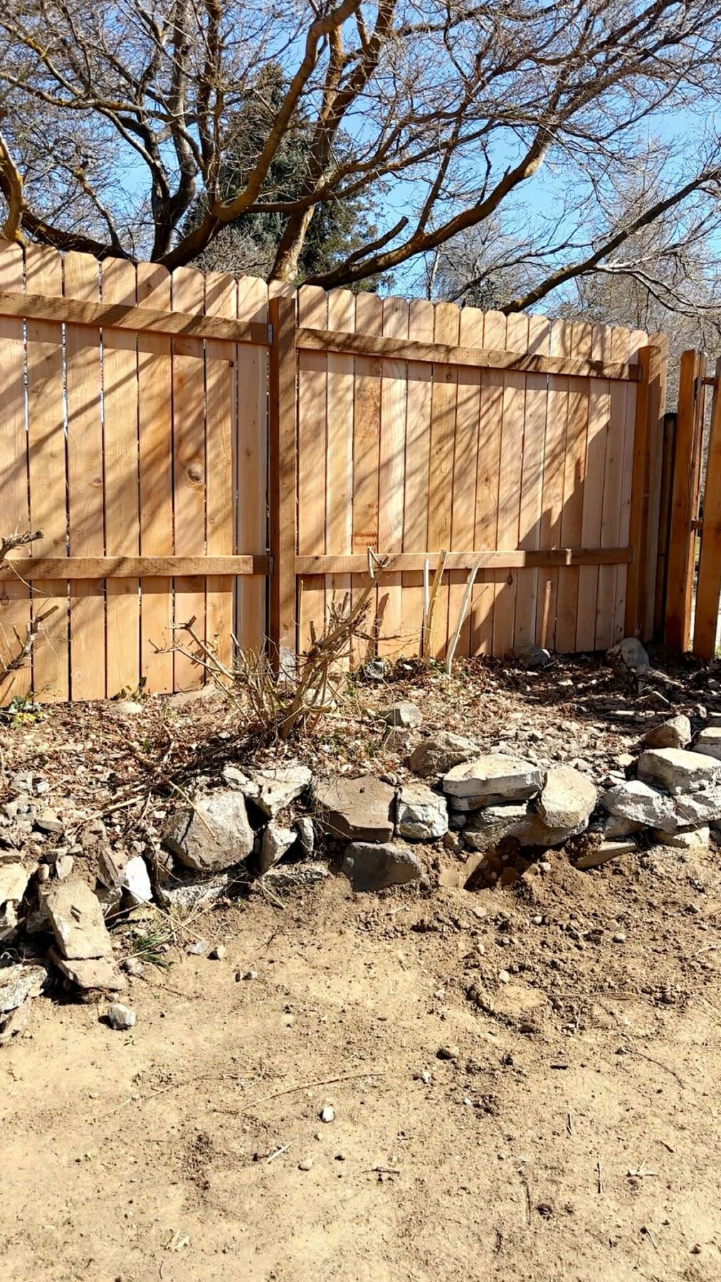 Cedar privacy fence and gate installed in East Wenatchee, WA