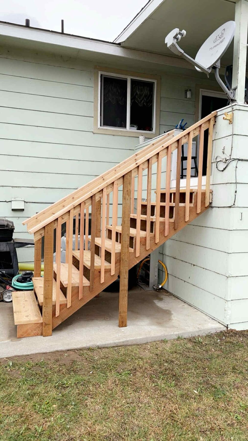 Cedar outdoor stairs and railing built in East Wenatchee, WA