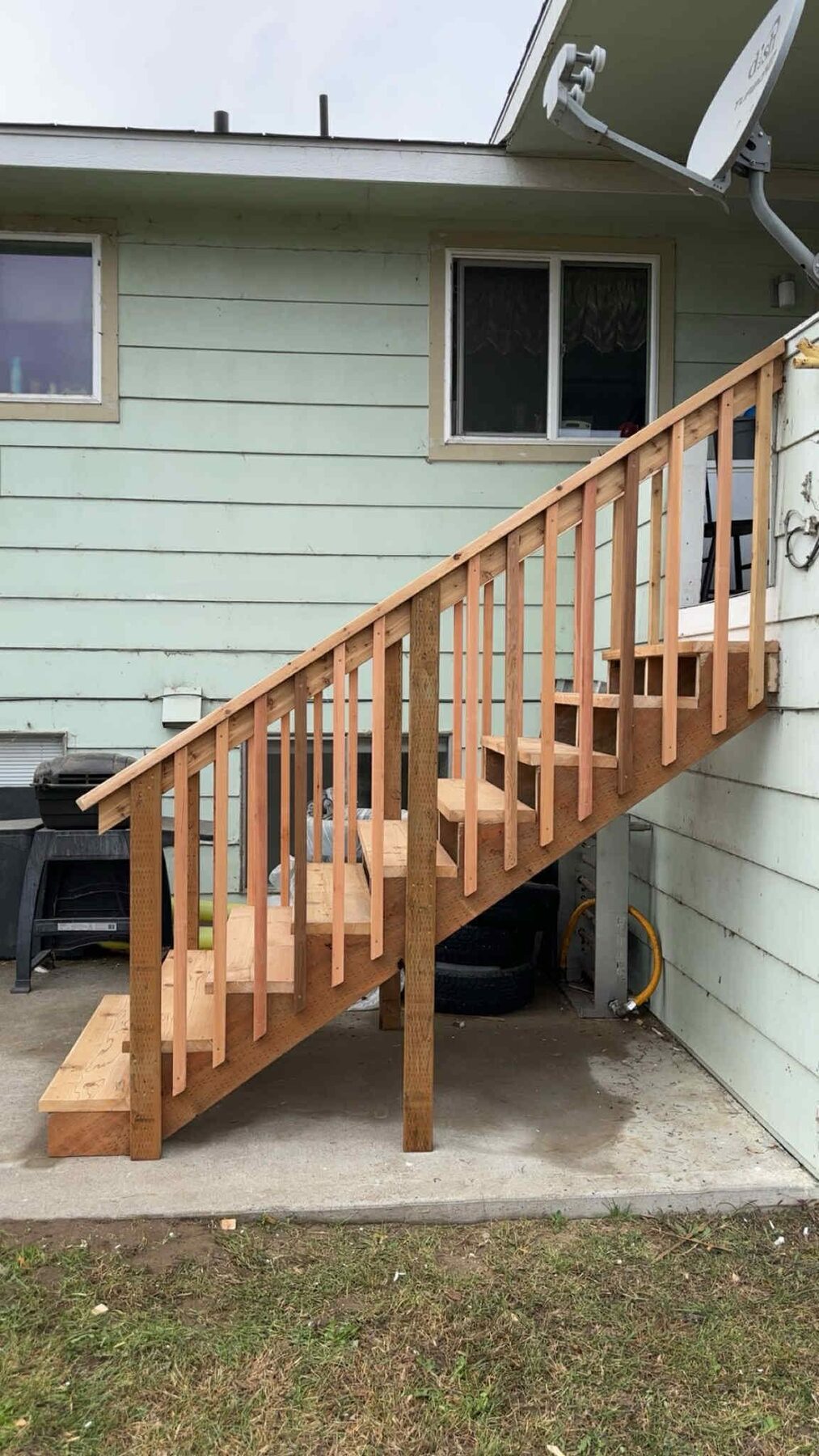 Cedar outdoor stairs and railing built in East Wenatchee, WA