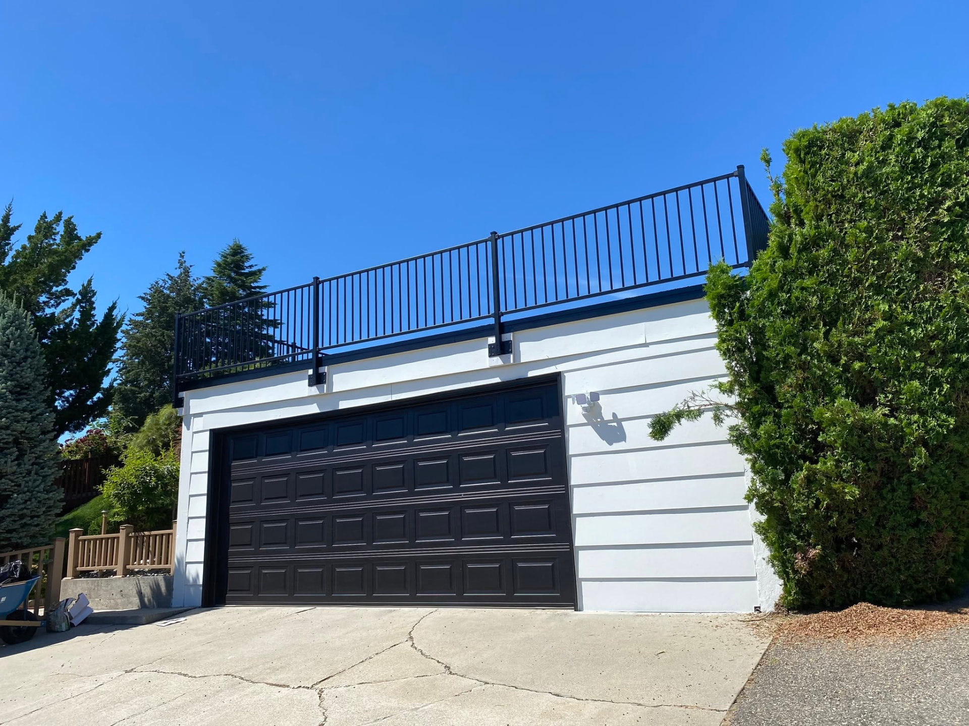 Black metal rooftop deck railing built in Wenatchee, WA — view 7